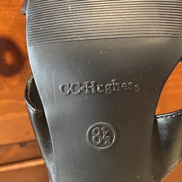 CC Hughes Sandals 8 1/2 - Picture 4 of 4